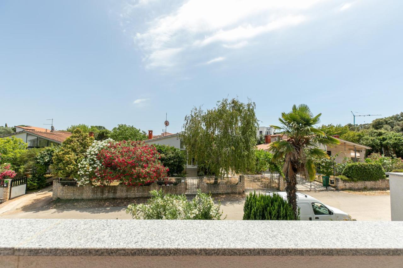 Apartments Korana Pula Exterior photo