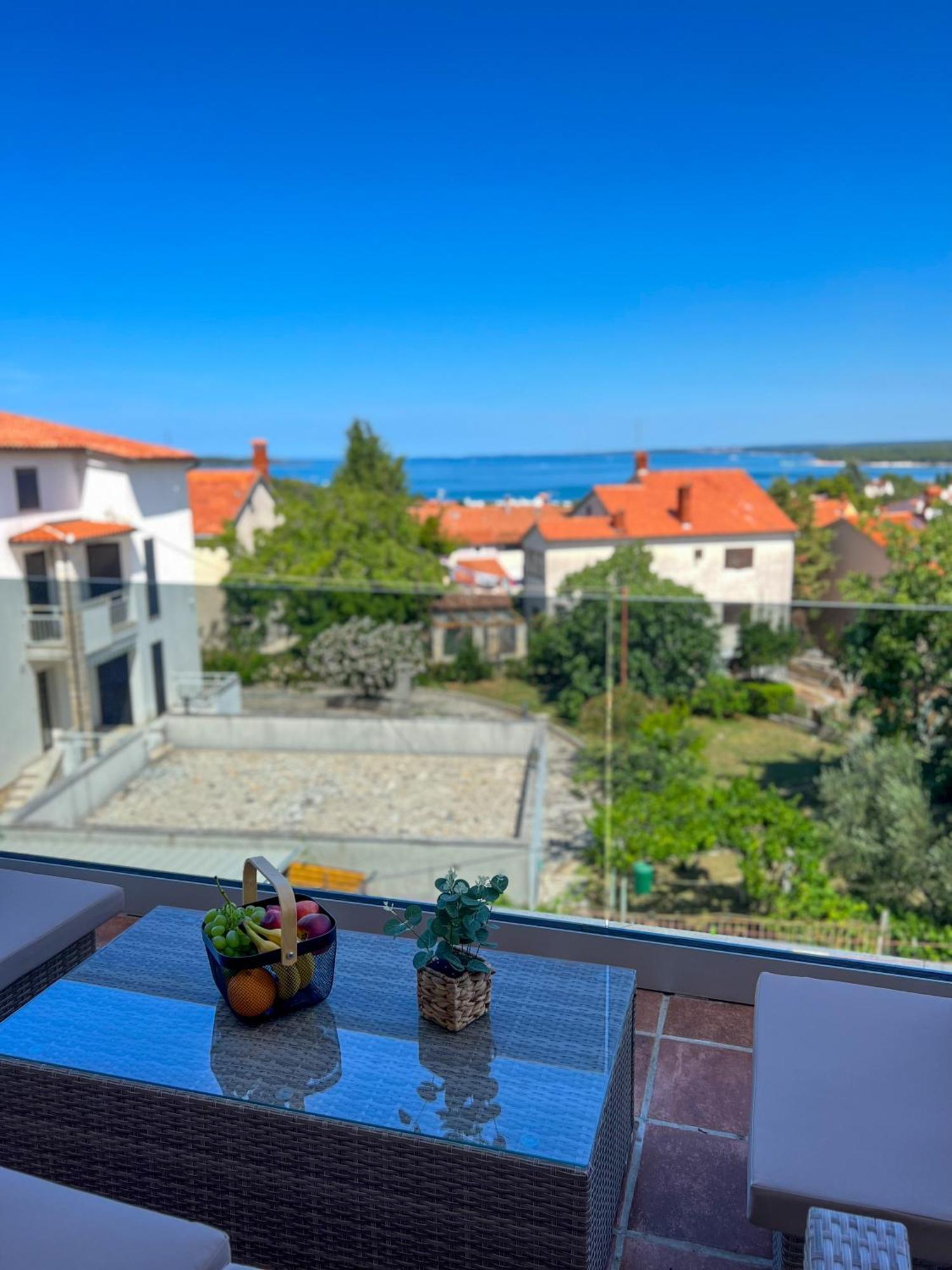 Apartments Korana Pula Exterior photo